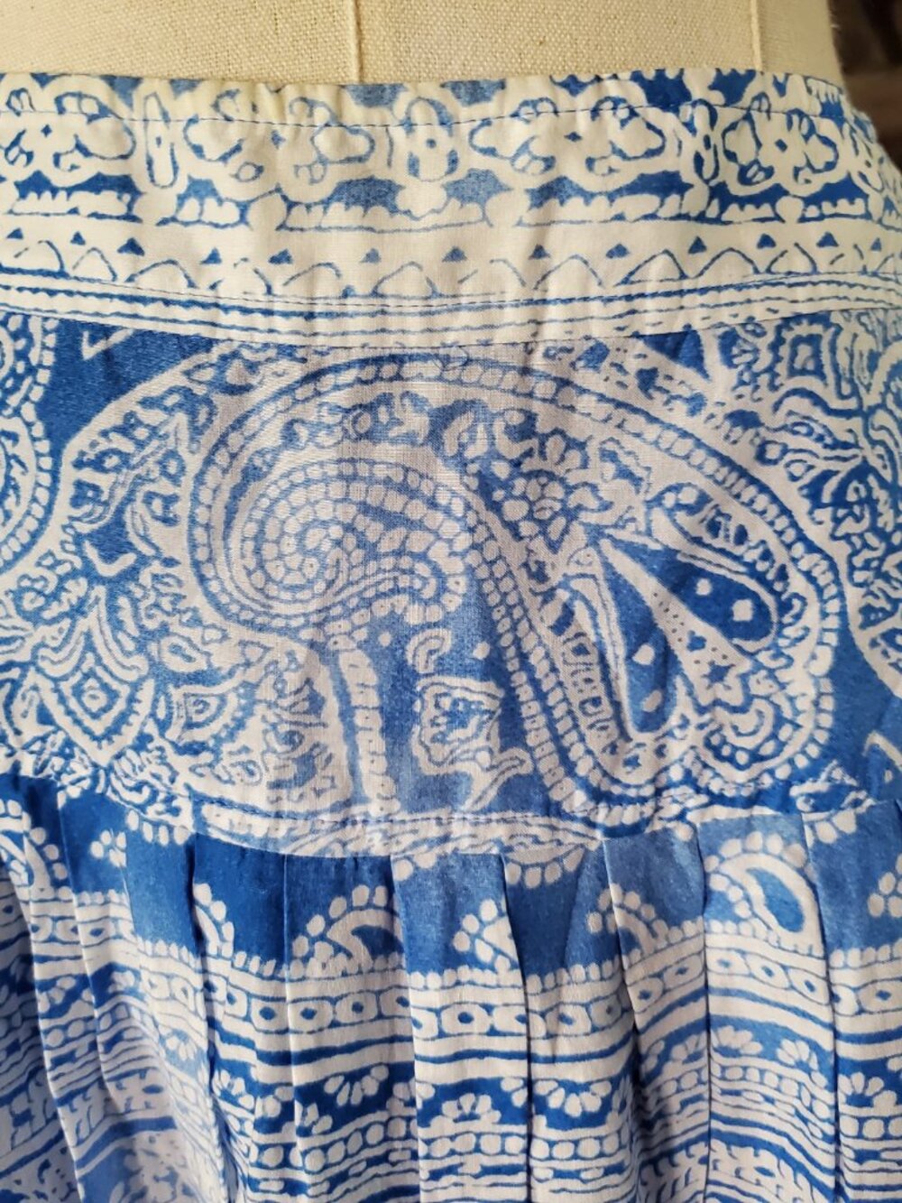 Jones New York Sport Cotton Maxi Skirt Size 8 Blue Paisley Tiered Lagenlook Long - Picture 2 of 10